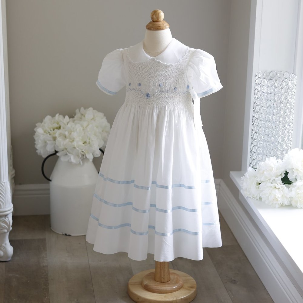 Strasburg Dress White Heirloom Smocked Size 4 Blue Trim Special Occassion NWT